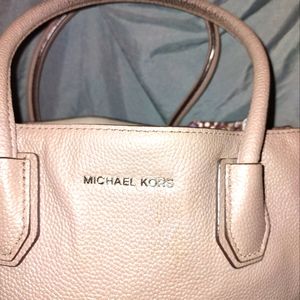 Leather Michael kors crossbody bag.